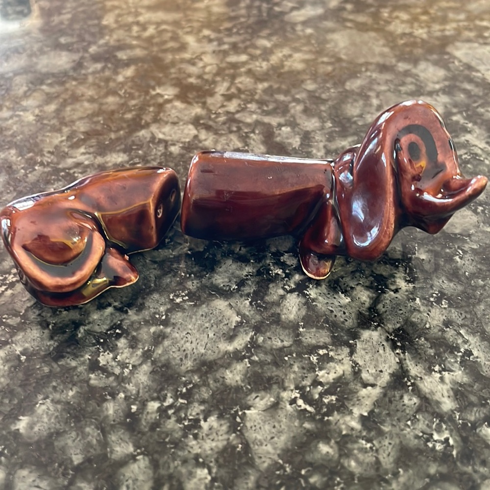 Vintage Dachsund Shaker set